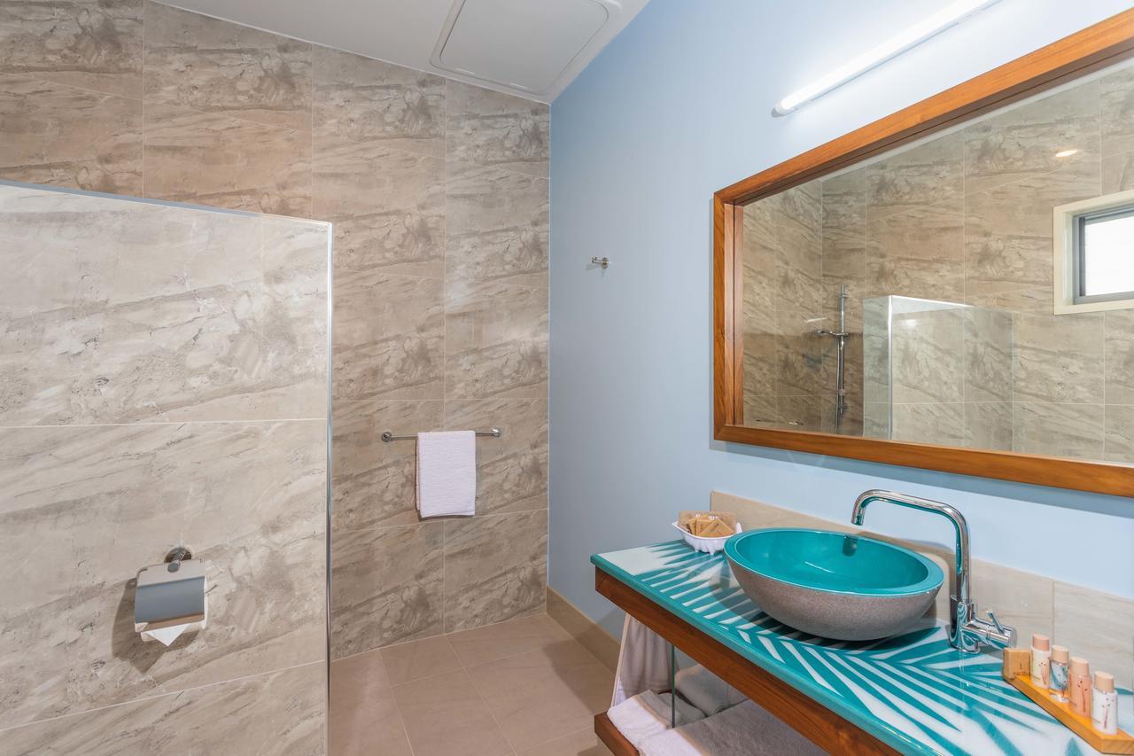 Moana Sands Lagoon Resort - Adults Only ラロトンガ島 エクステリア 写真