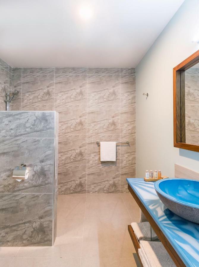 Moana Sands Lagoon Resort - Adults Only ラロトンガ島 エクステリア 写真